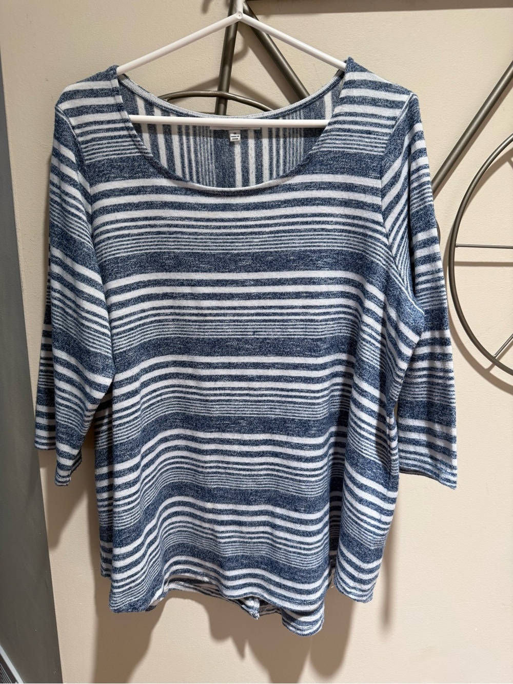 Rose & Olive Striped Blue and White Scoop Neck Women’s Top Button Detail Size 1X